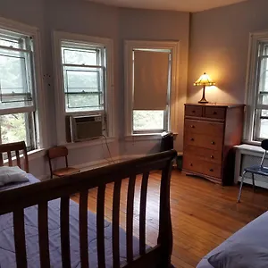 Sid's Victorian Oasis Homestay